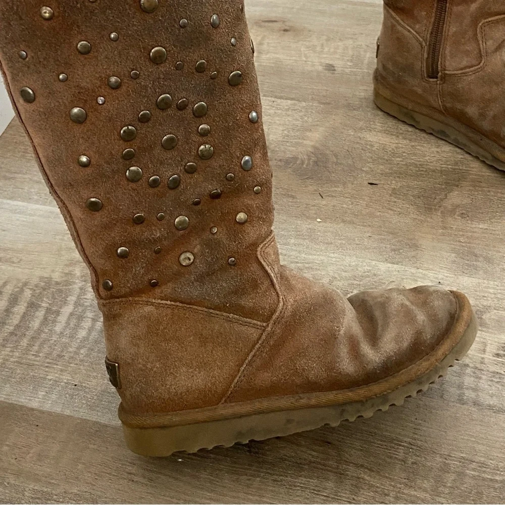3/$25 Studded‎ Girl Ugg Boots size 1
